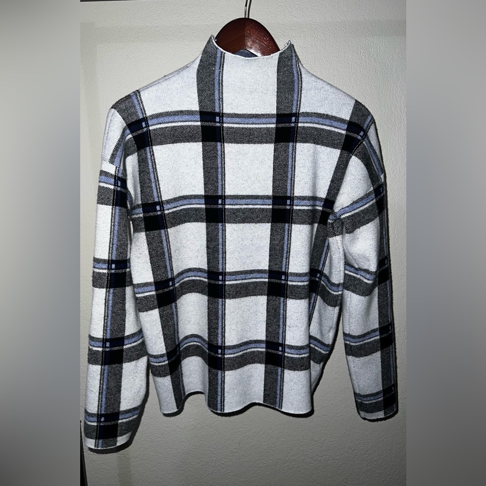 Tahari Plaid Mock Neck Sweater • Medium • Cropped Modern Knit